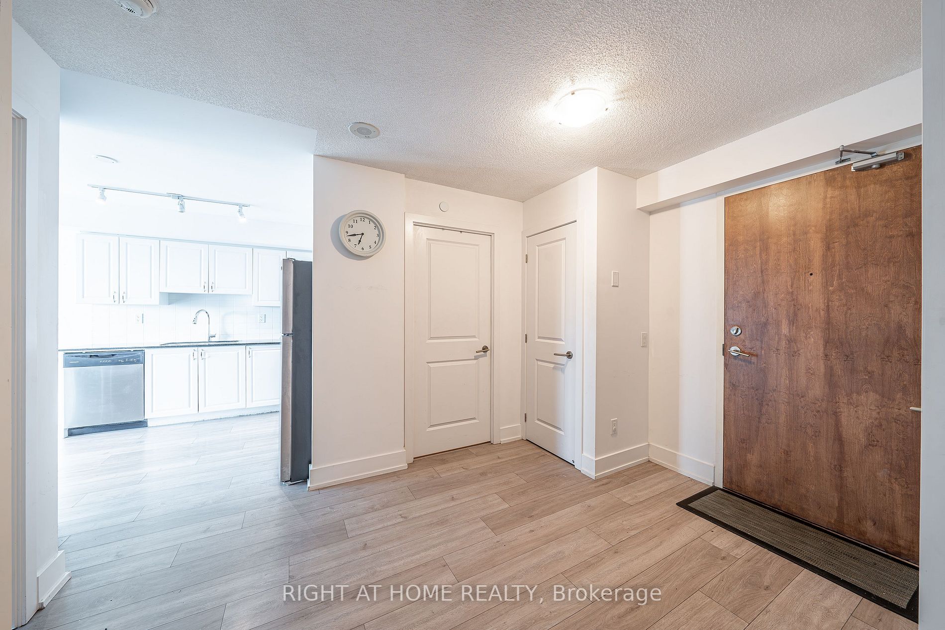 1215 Bayly St, #708