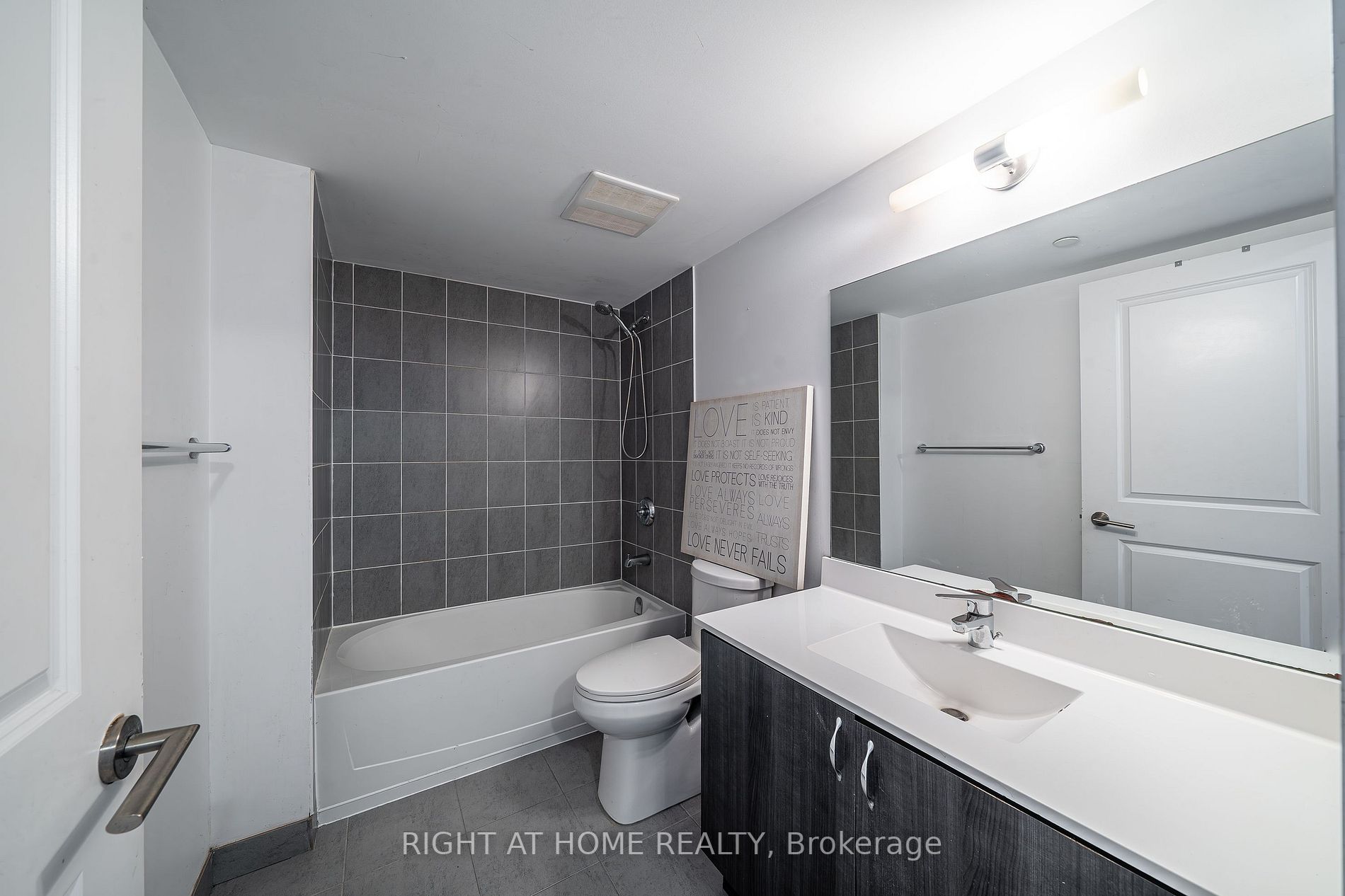 1215 Bayly St, #708