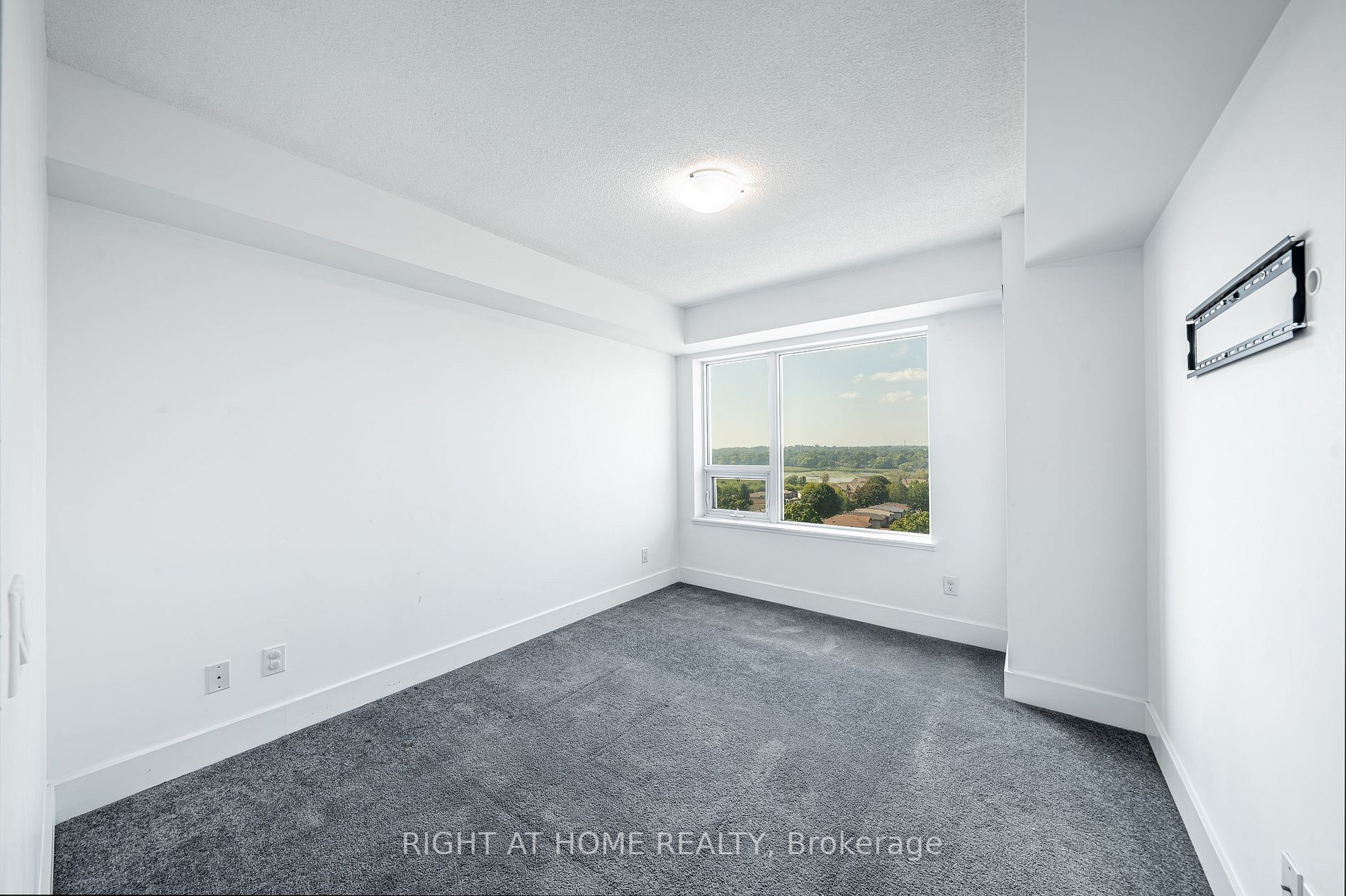 1215 Bayly St, #708