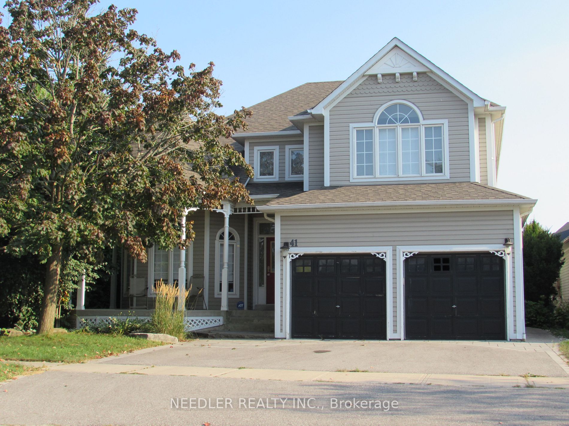 41 Thorndyke Cres