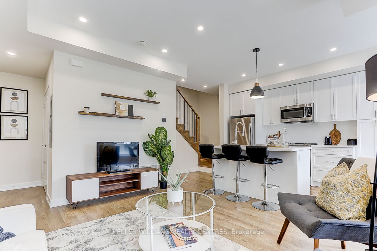 2550 Castlegate Crossing N, #314