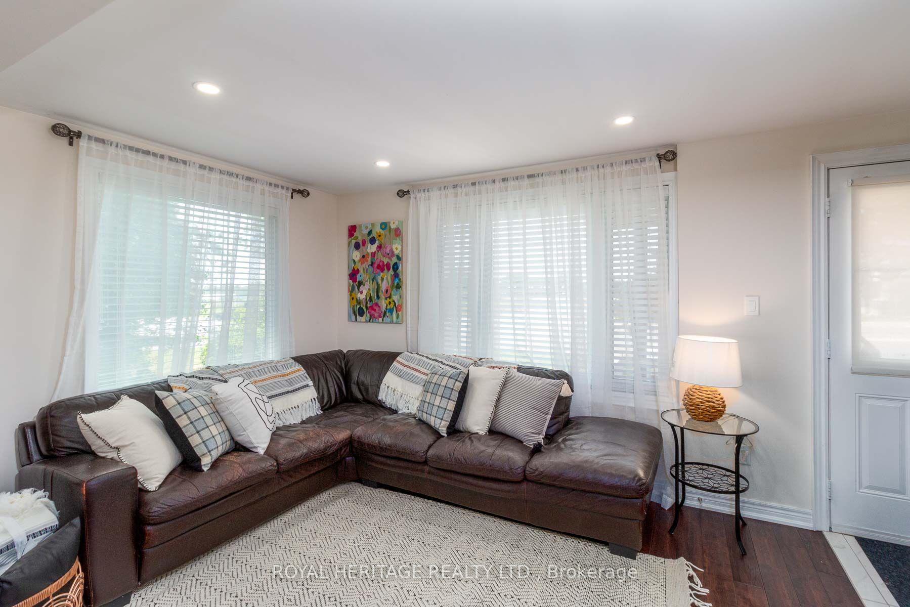 99 Townline Rd N