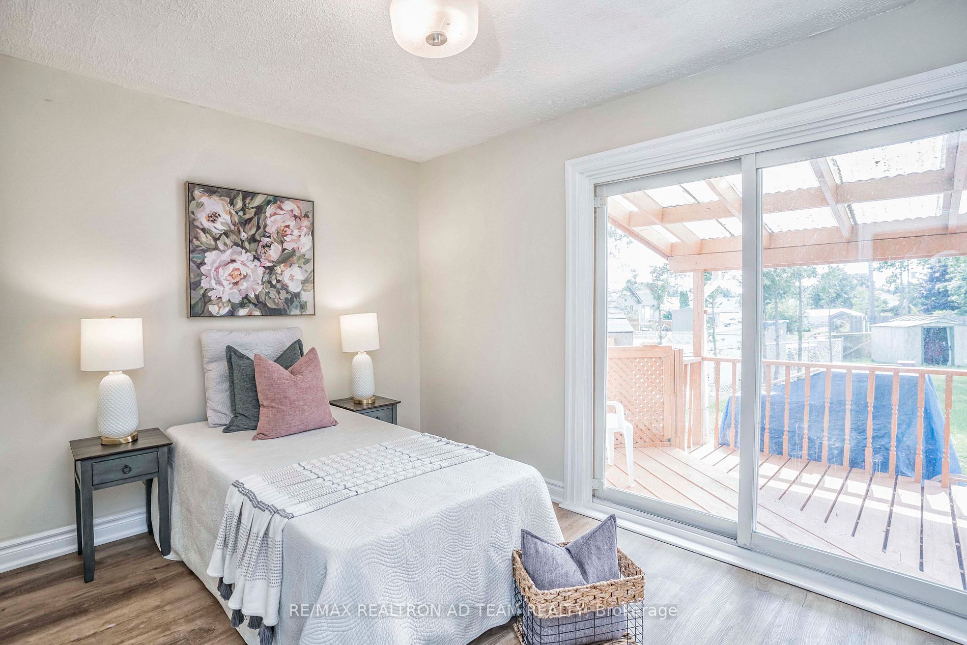 24 Woodhouse Crescent