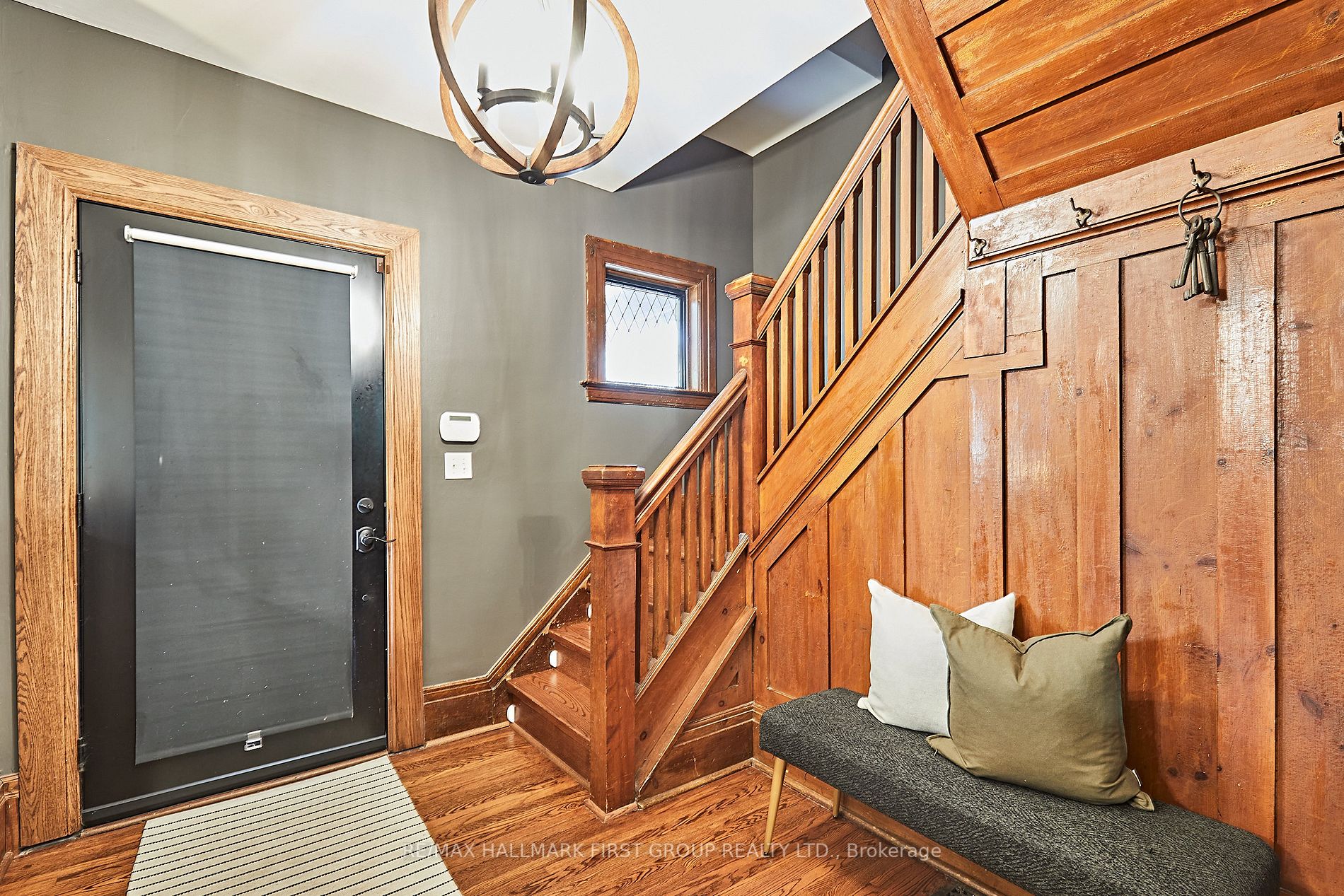 131 Brock St E