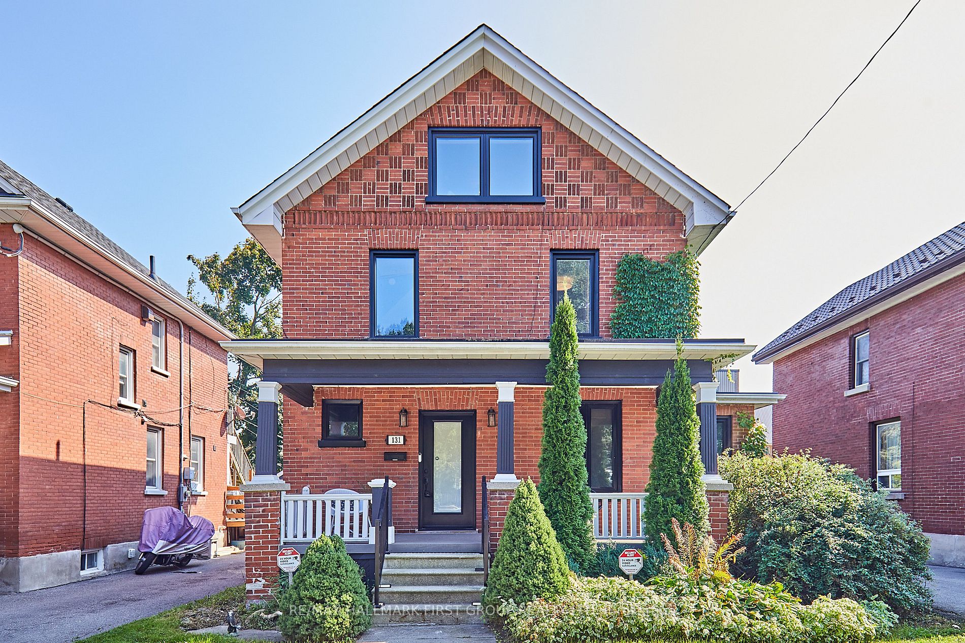131 Brock St E