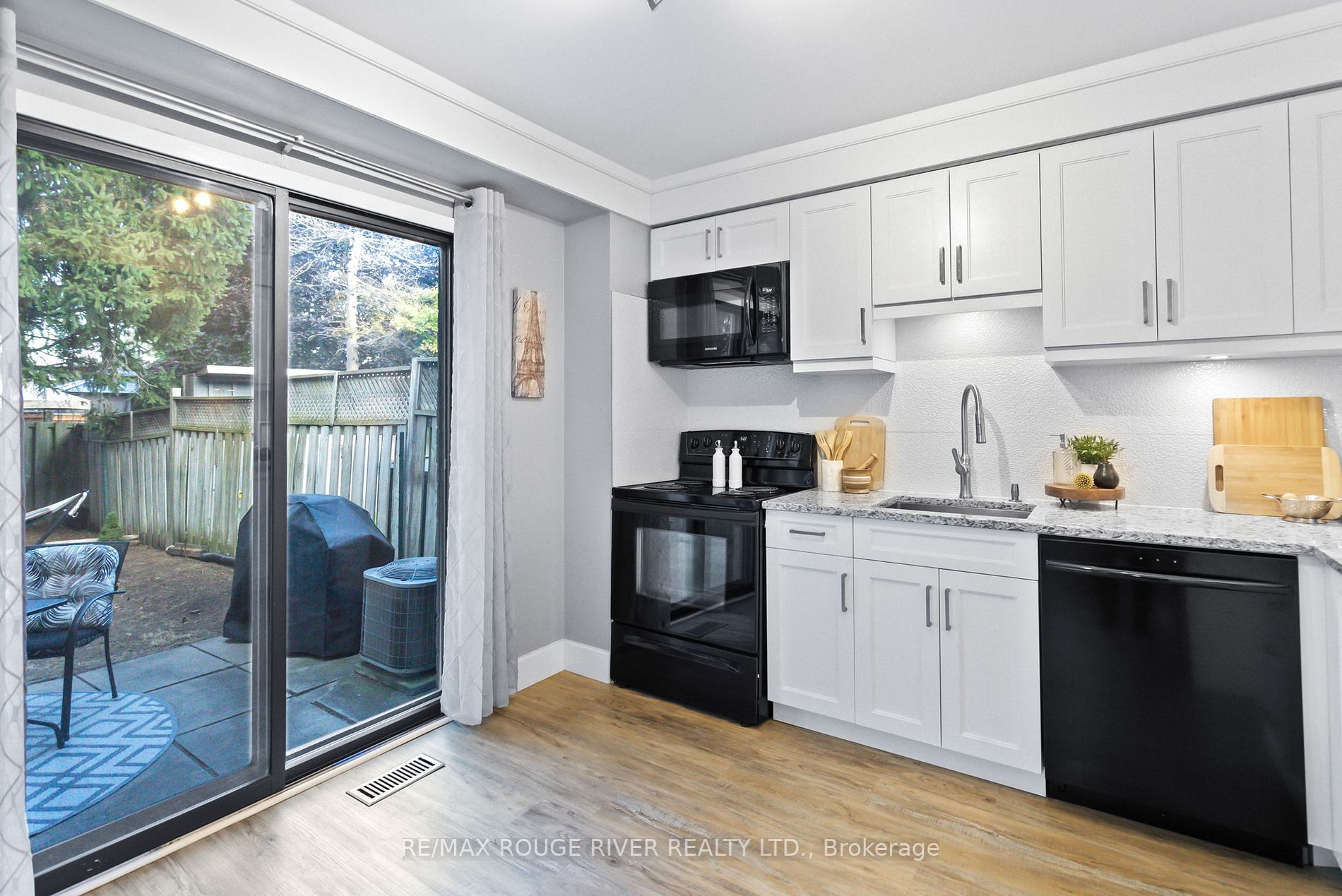 116 Yorkville Dr