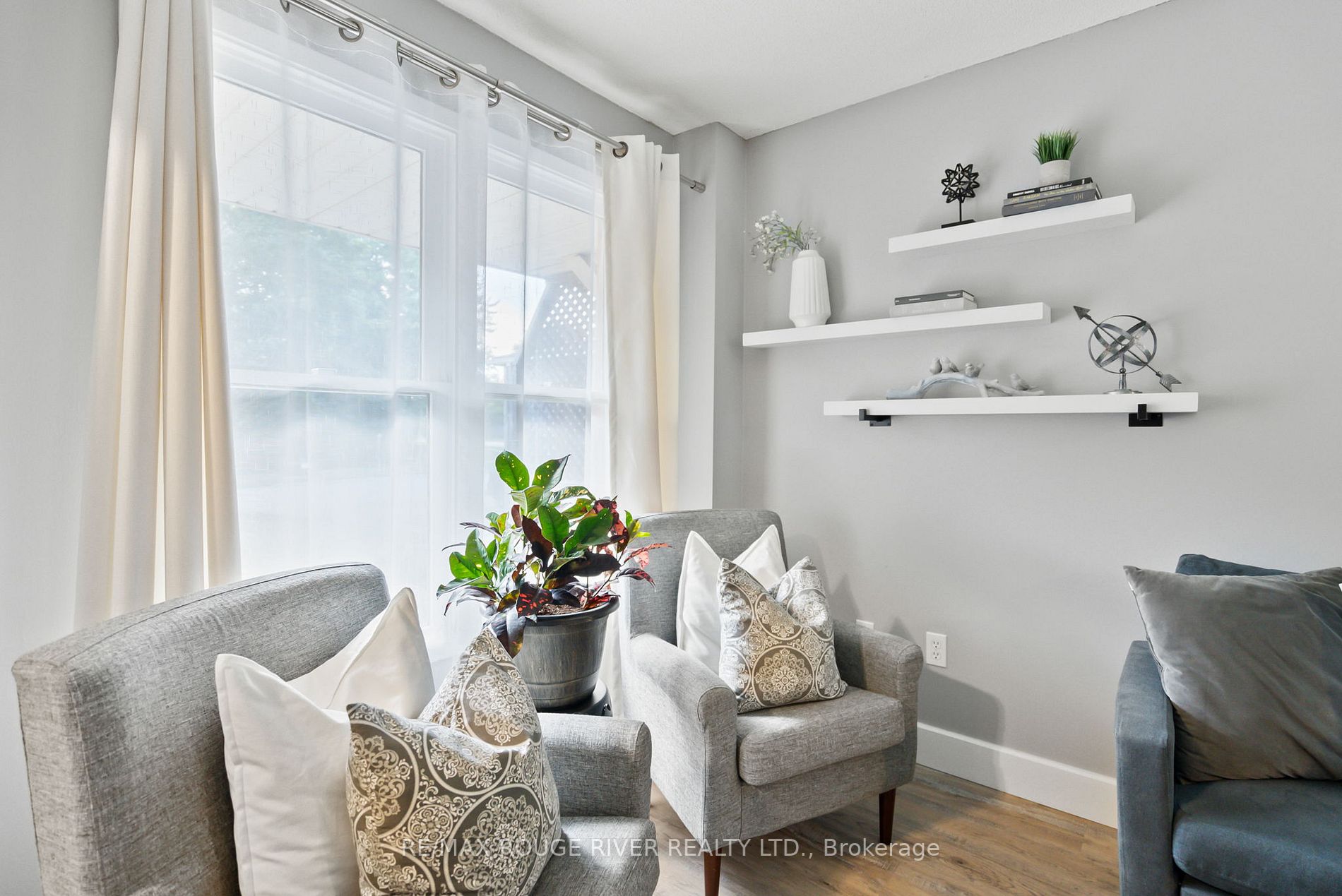 116 Yorkville Dr