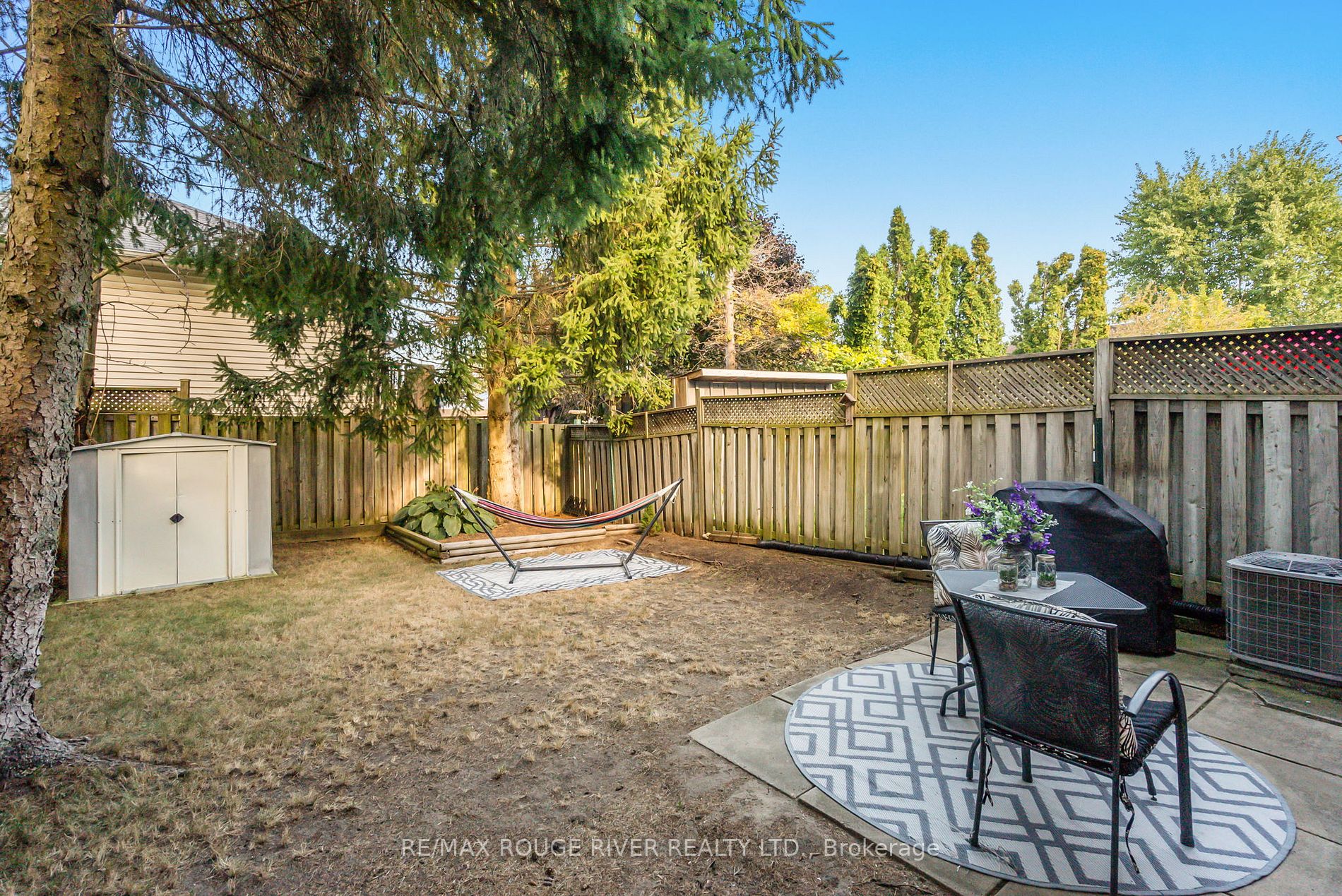 116 Yorkville Dr