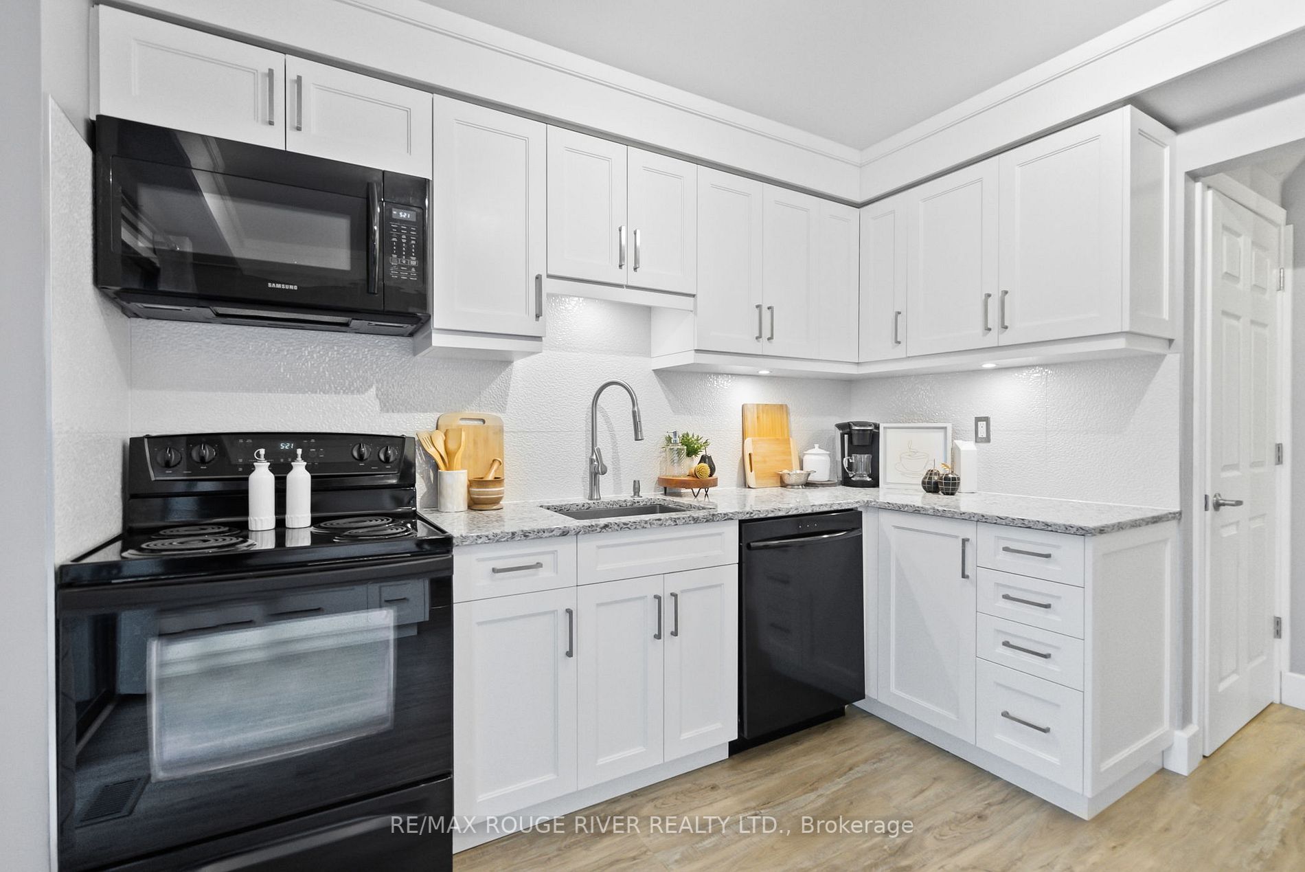 116 Yorkville Dr