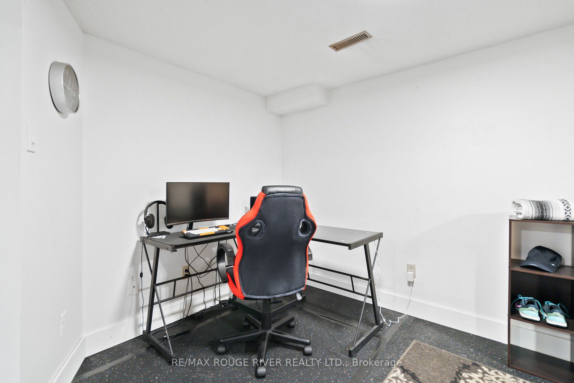 116 Yorkville Dr