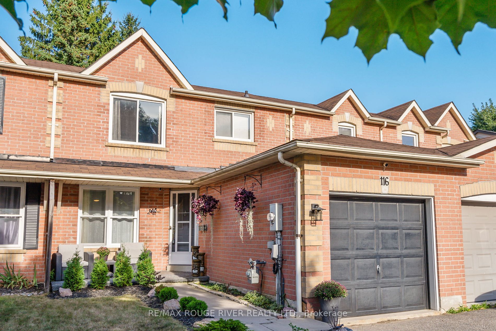 116 Yorkville Dr