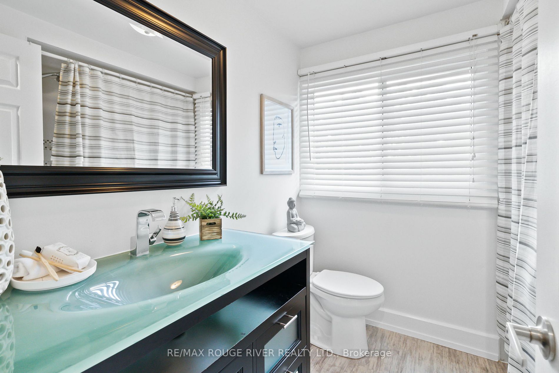 116 Yorkville Dr