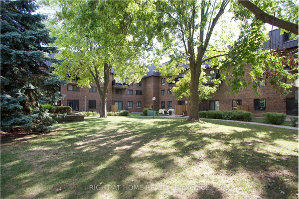 43 Taunton Rd E, Oshawa
