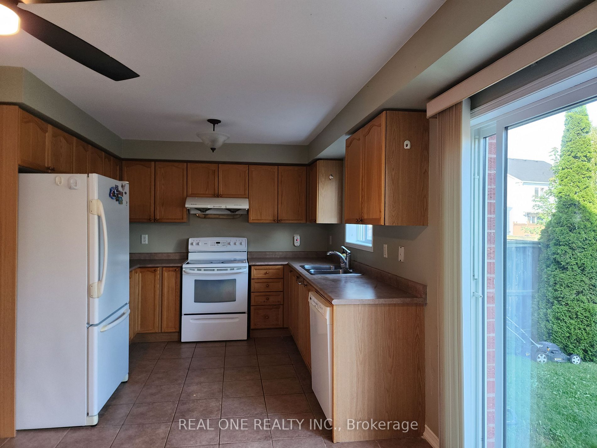 849 Audley Rd S