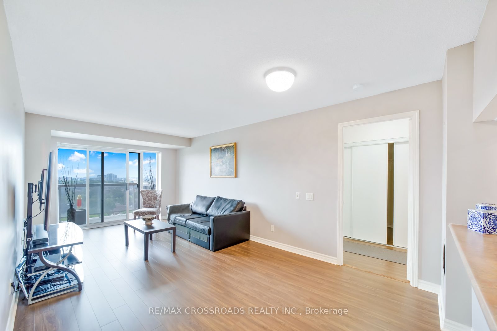 8 Mondeo Dr, #1220