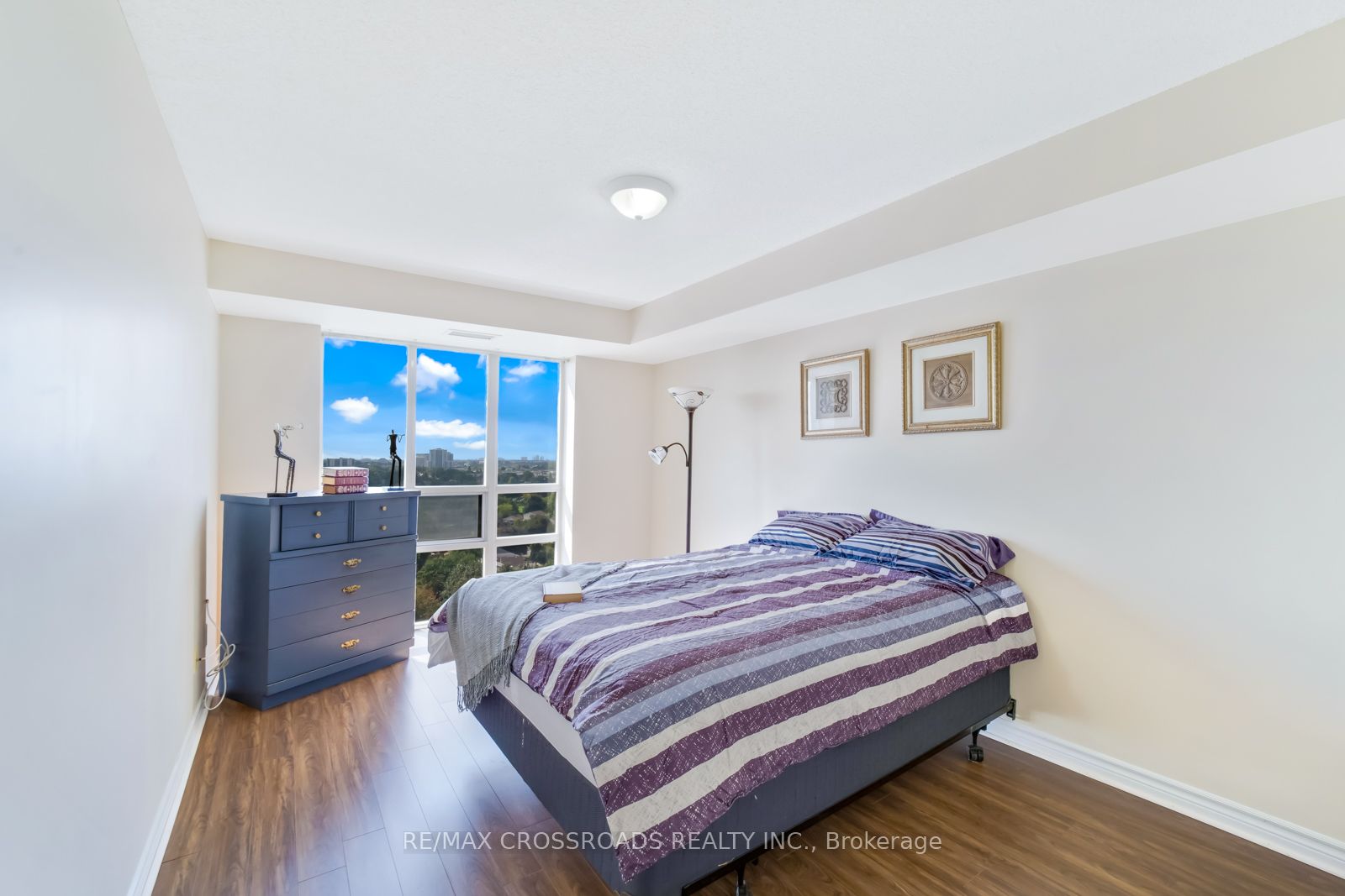 8 Mondeo Dr, #1220