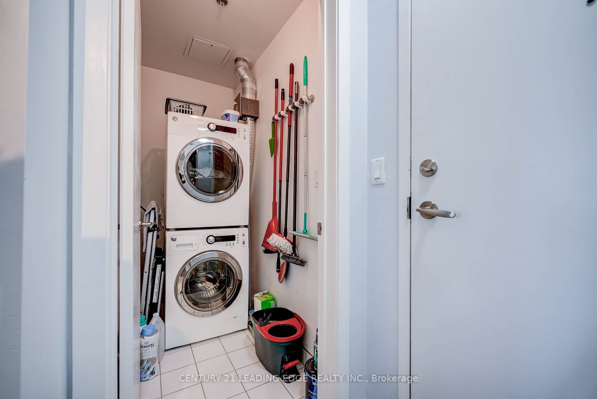 3560 St. Clair Ave E, #212