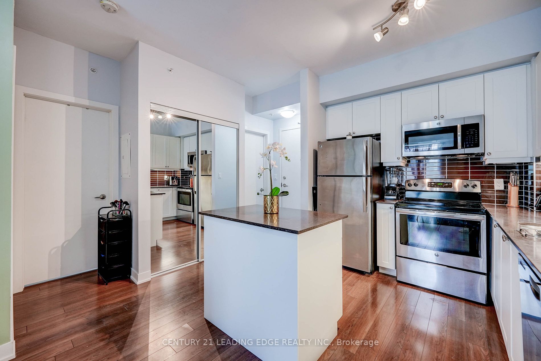 3560 St. Clair Ave E, #212