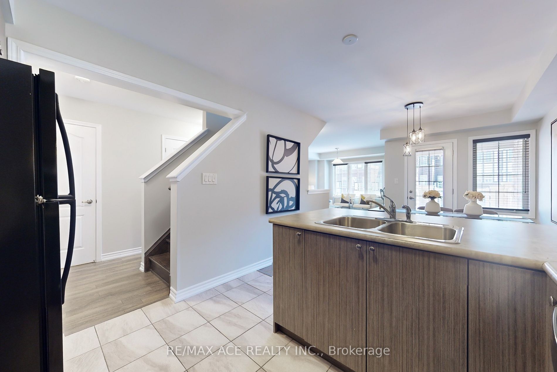 8 Goldeye St