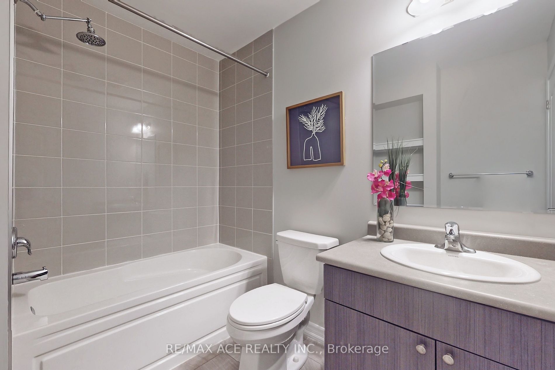 8 Goldeye St