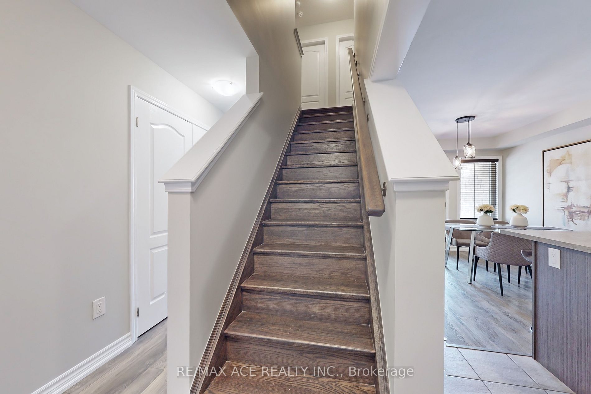 8 Goldeye St