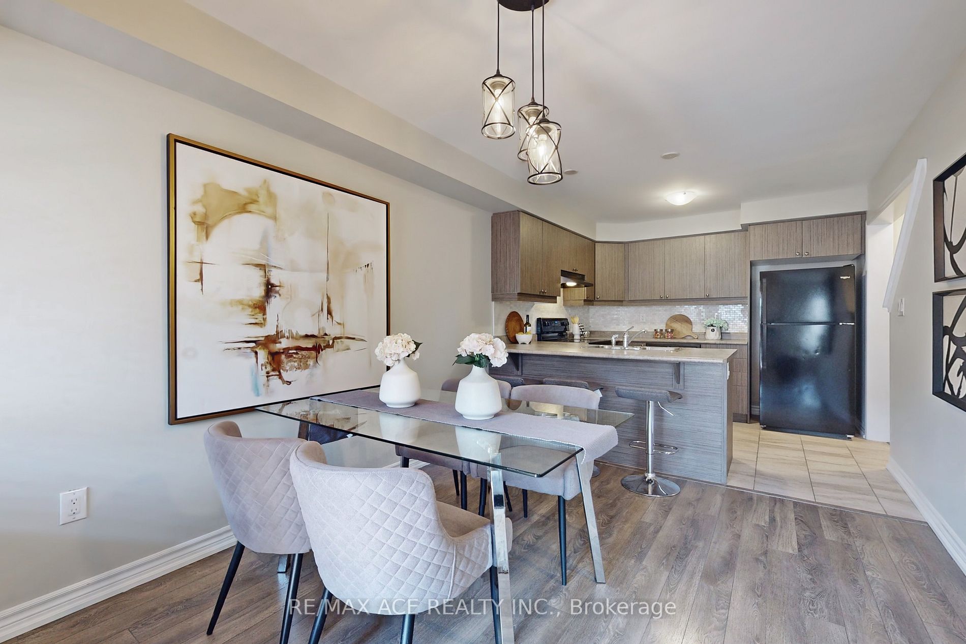 8 Goldeye St