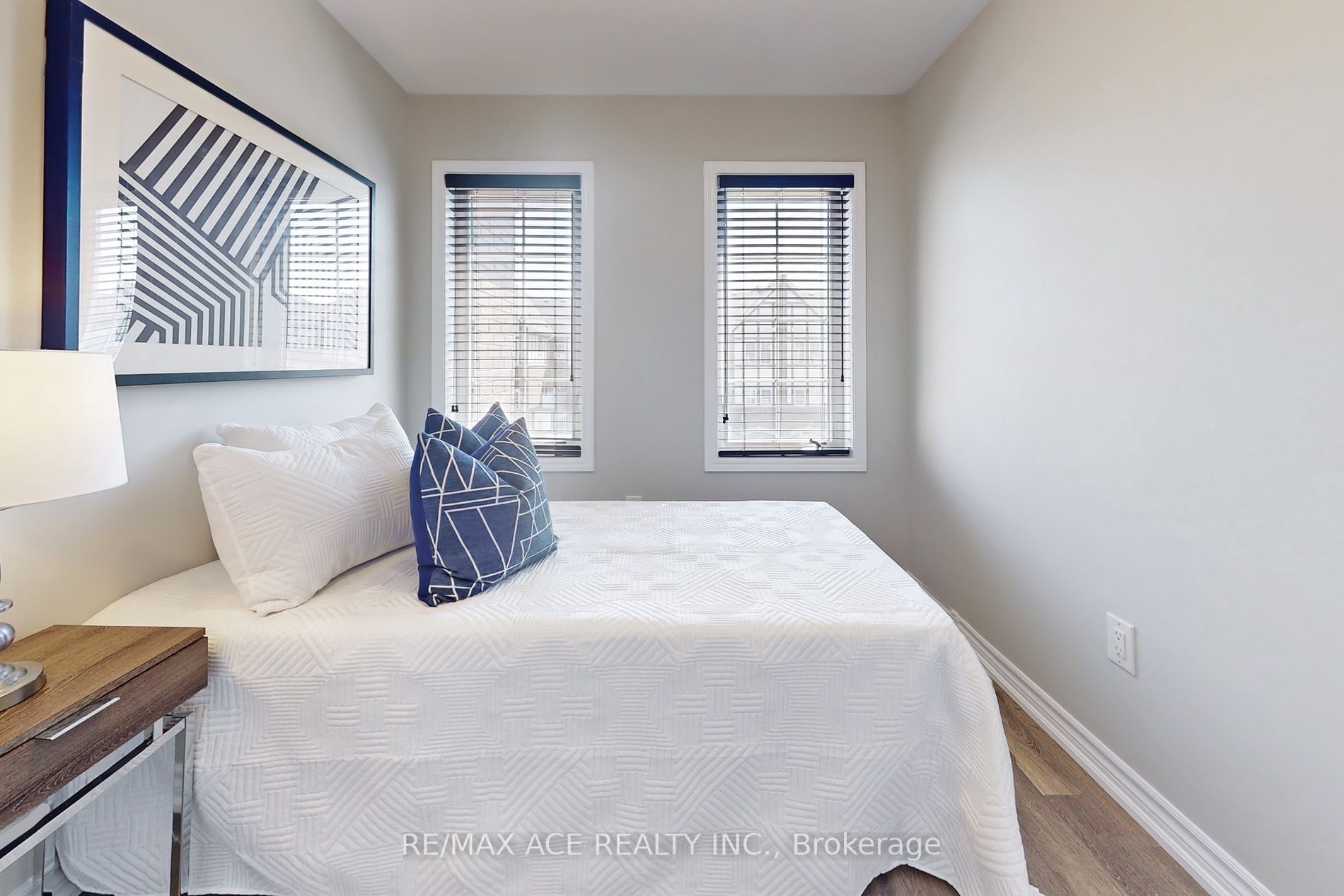 8 Goldeye St