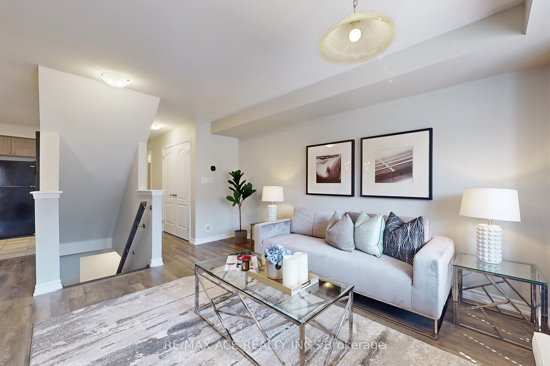 8 Goldeye St