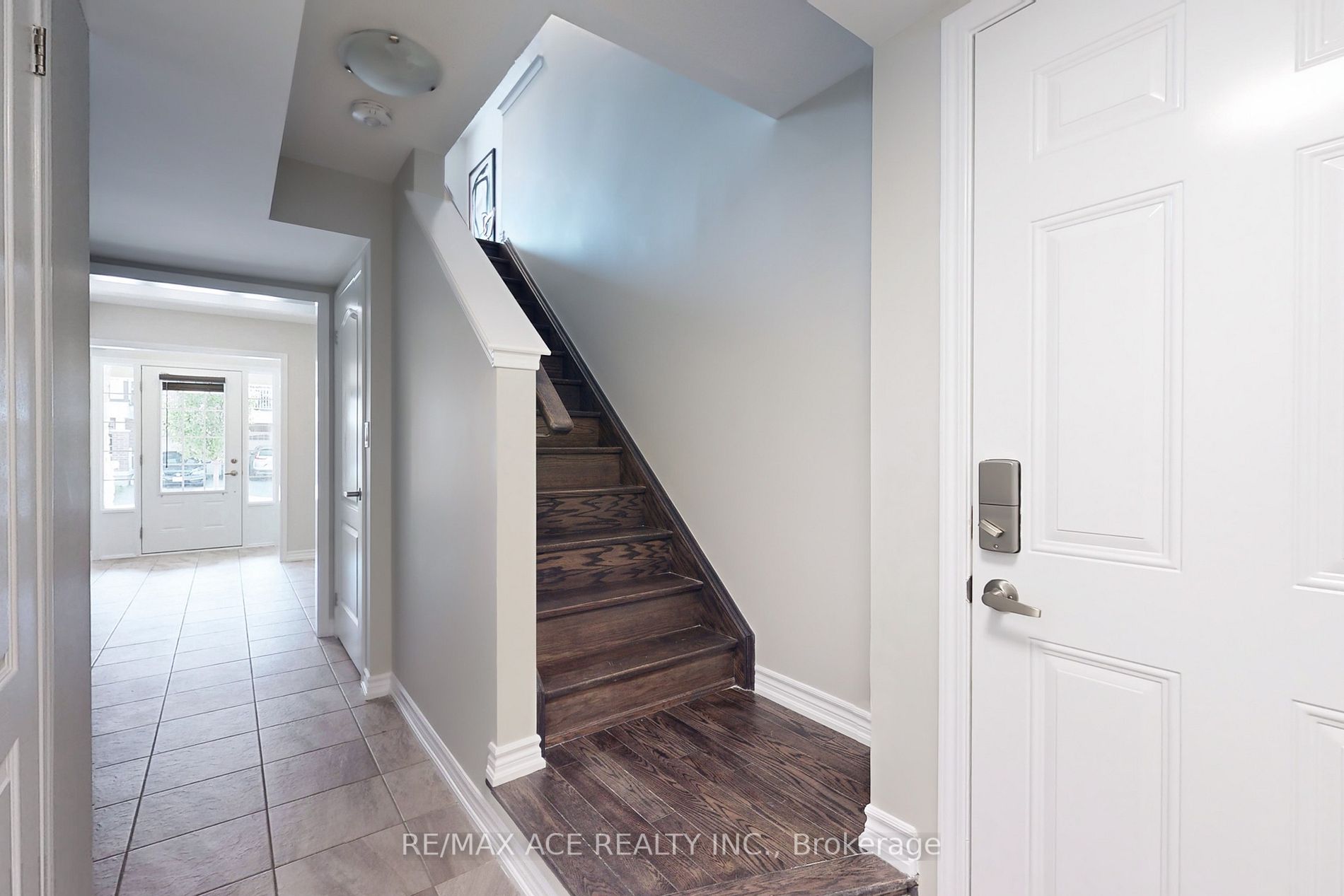 8 Goldeye St