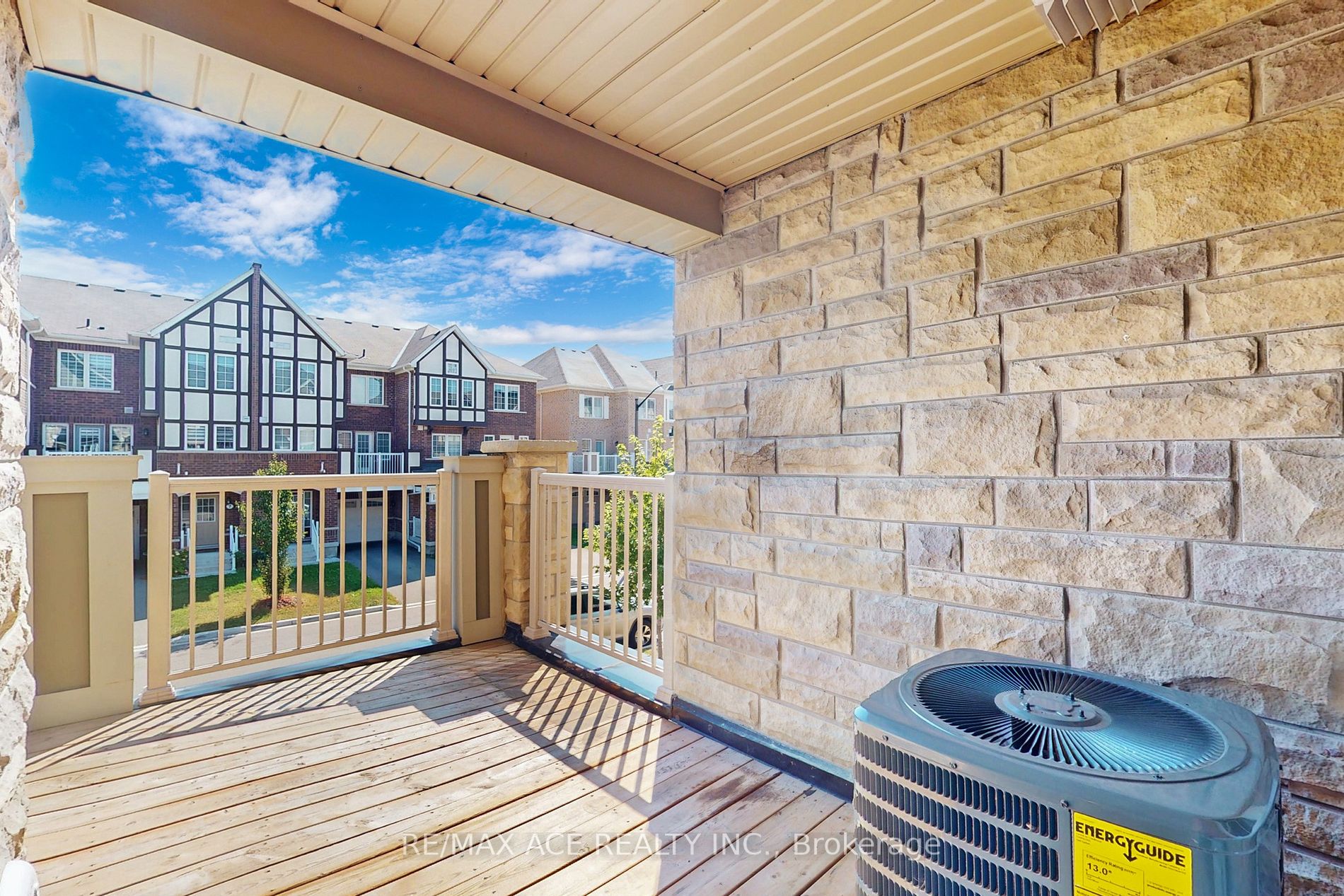 8 Goldeye St