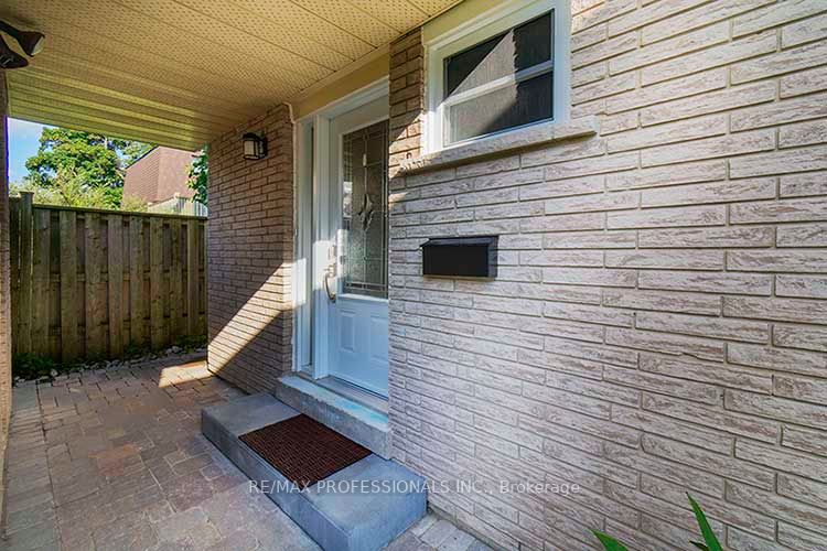 598 Stonebridge Lane