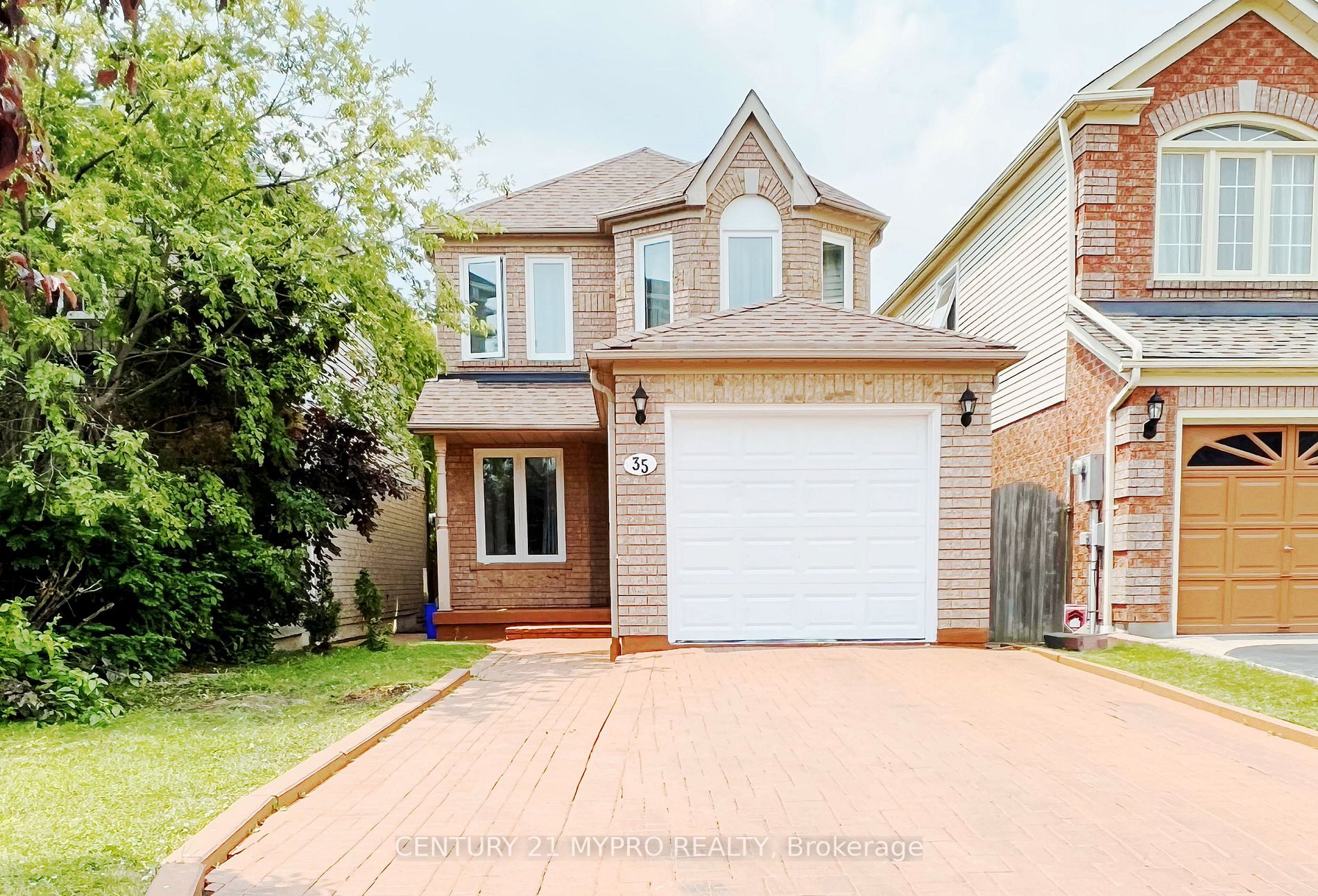 35 Lax Ave