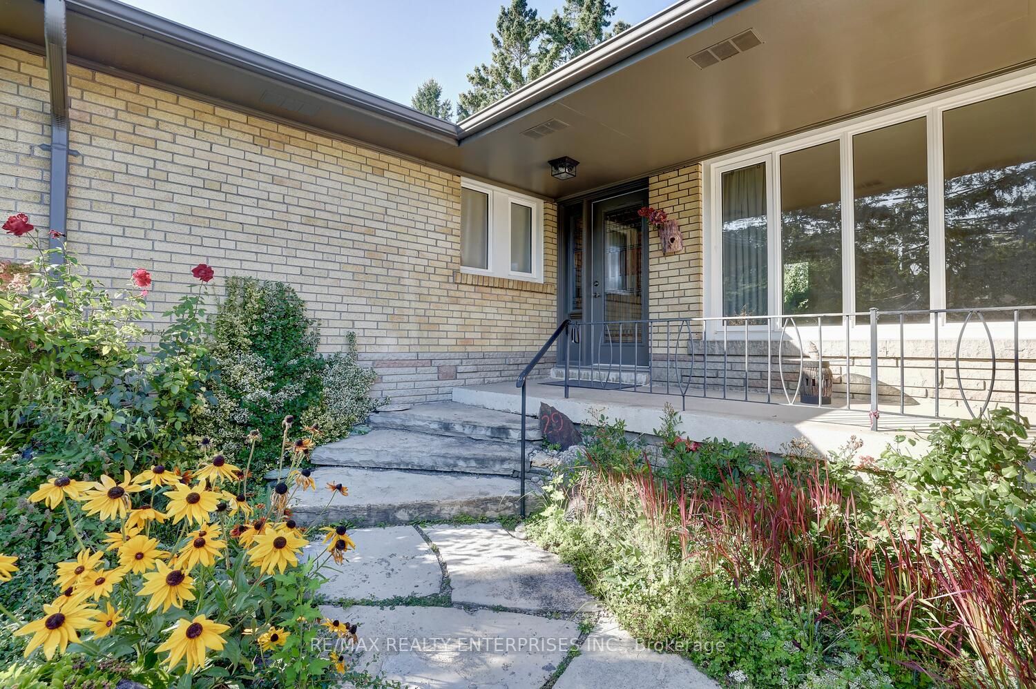 29 Regency Sq
