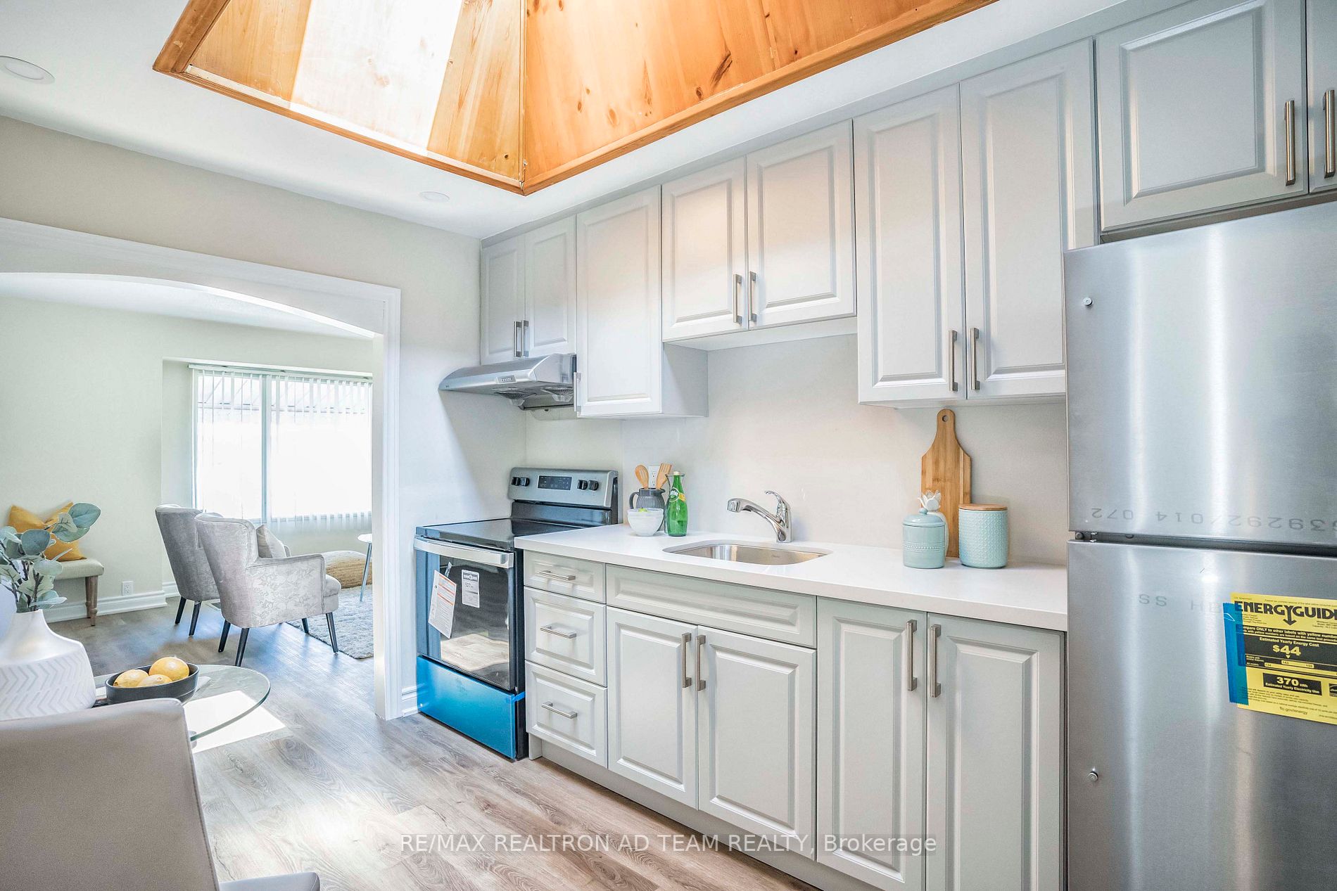 24 Woodhouse Crescent