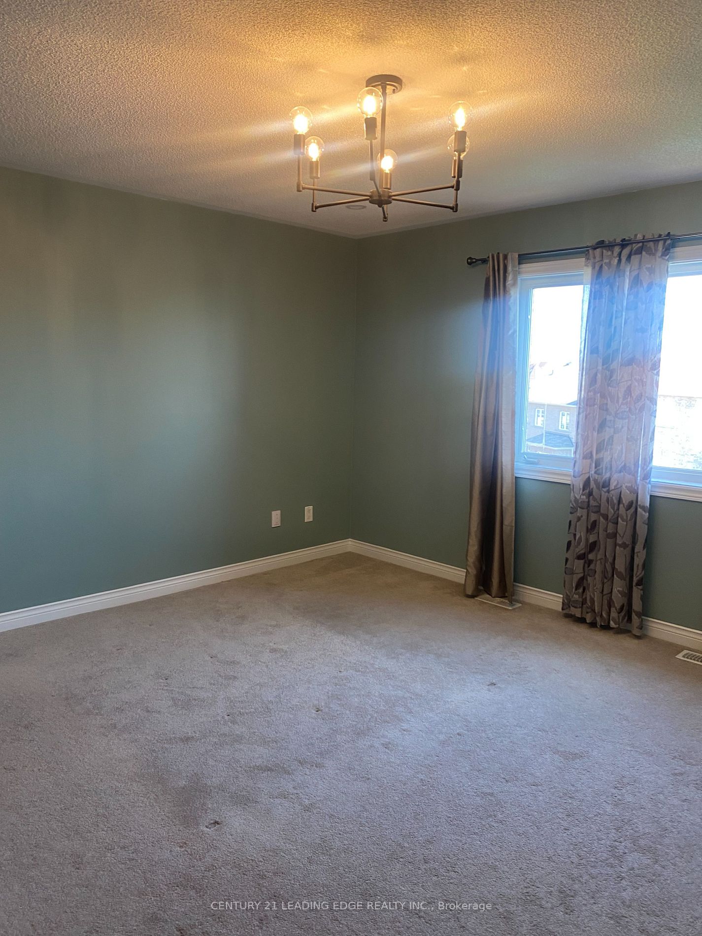 25 Keith-Wright Cres