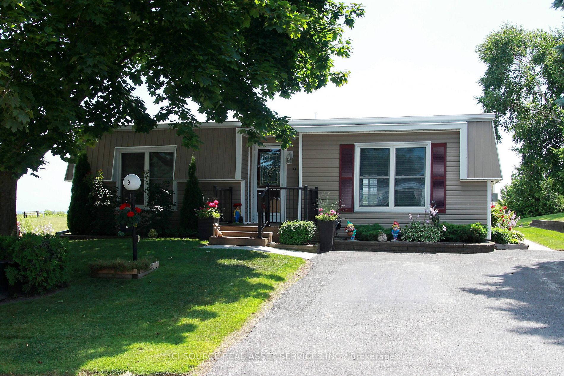9 Bluffs Rd