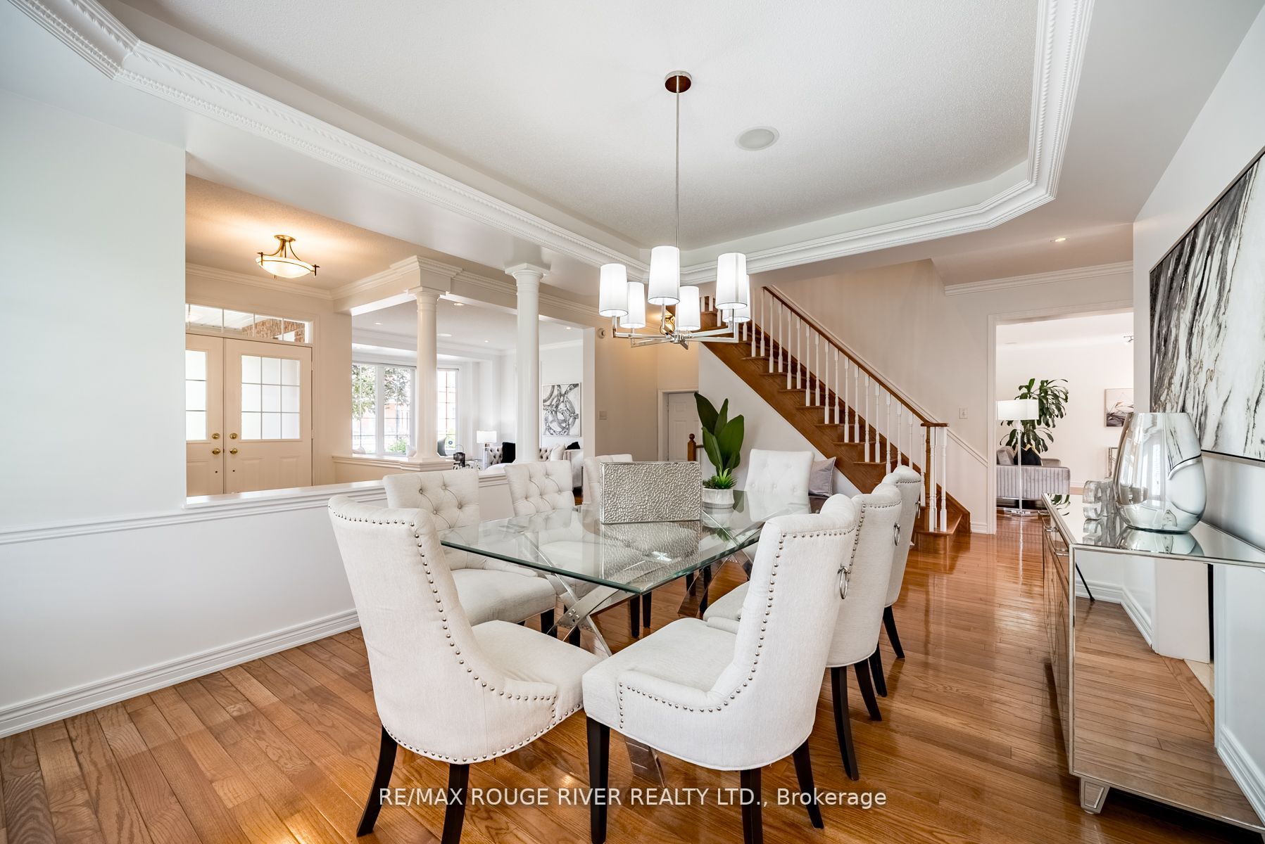 76 Montebello Cres