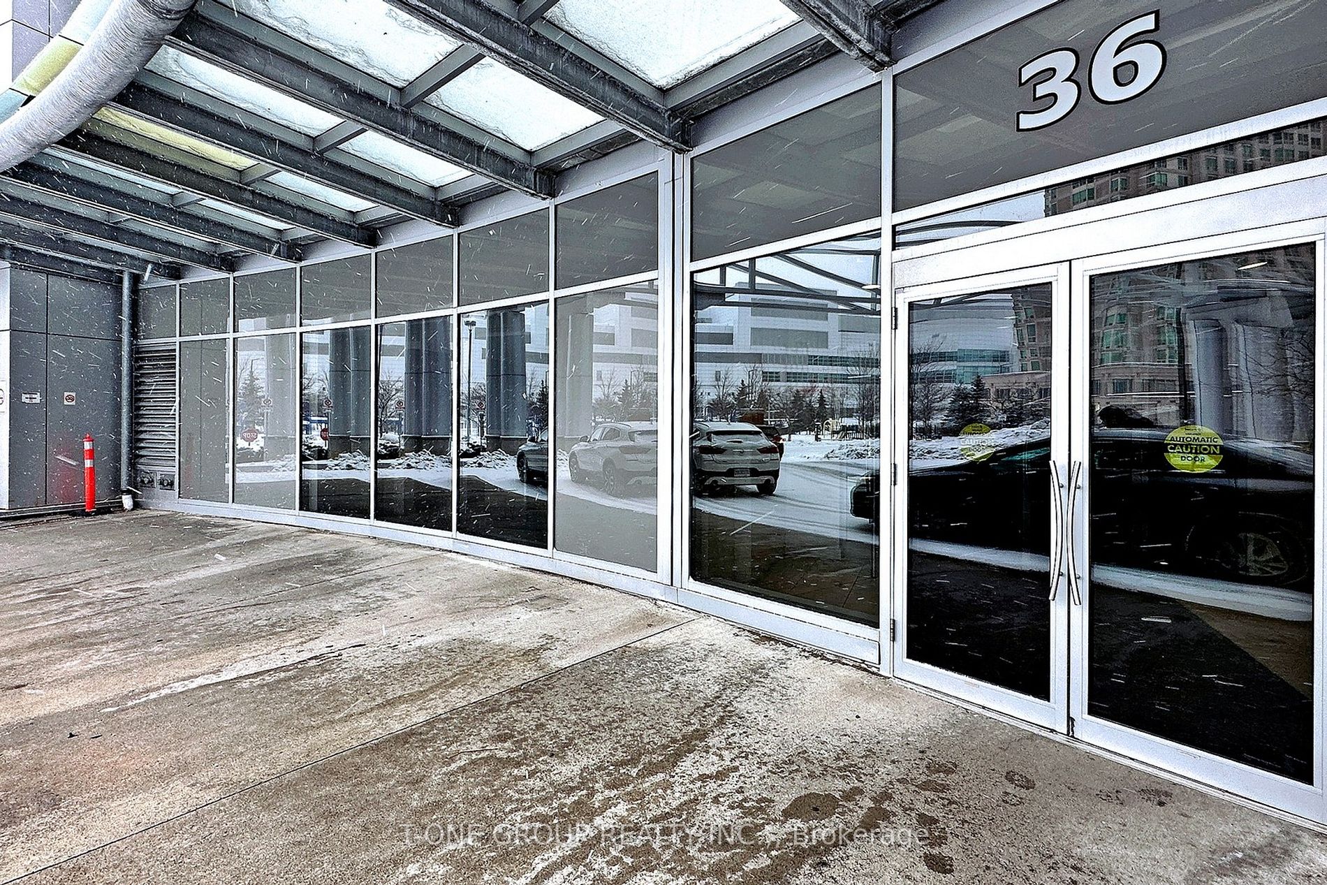 36 Lee Centre Dr, #2311