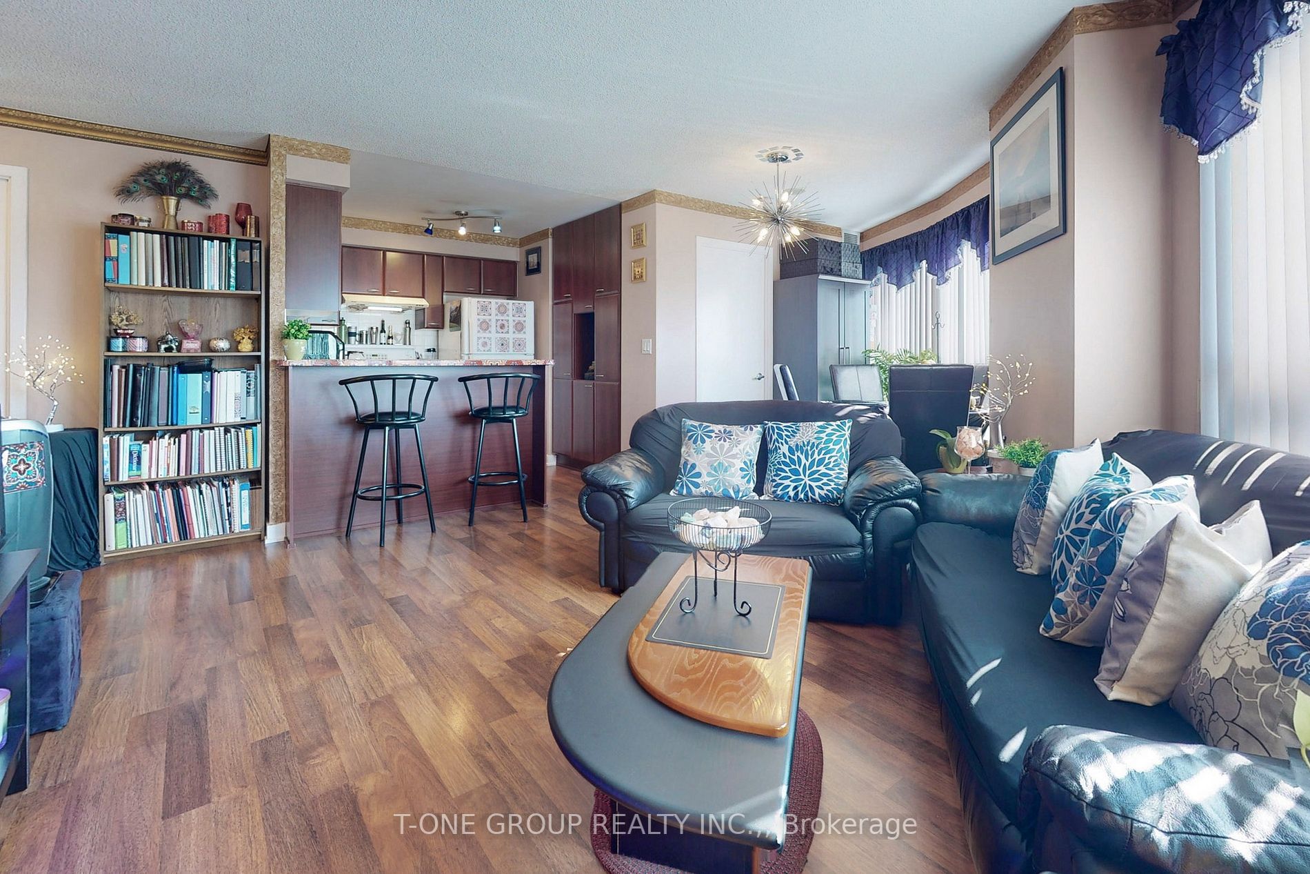 36 Lee Centre Dr, #2311