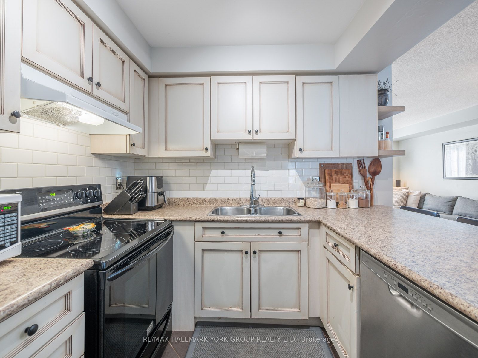 36 Linnell St