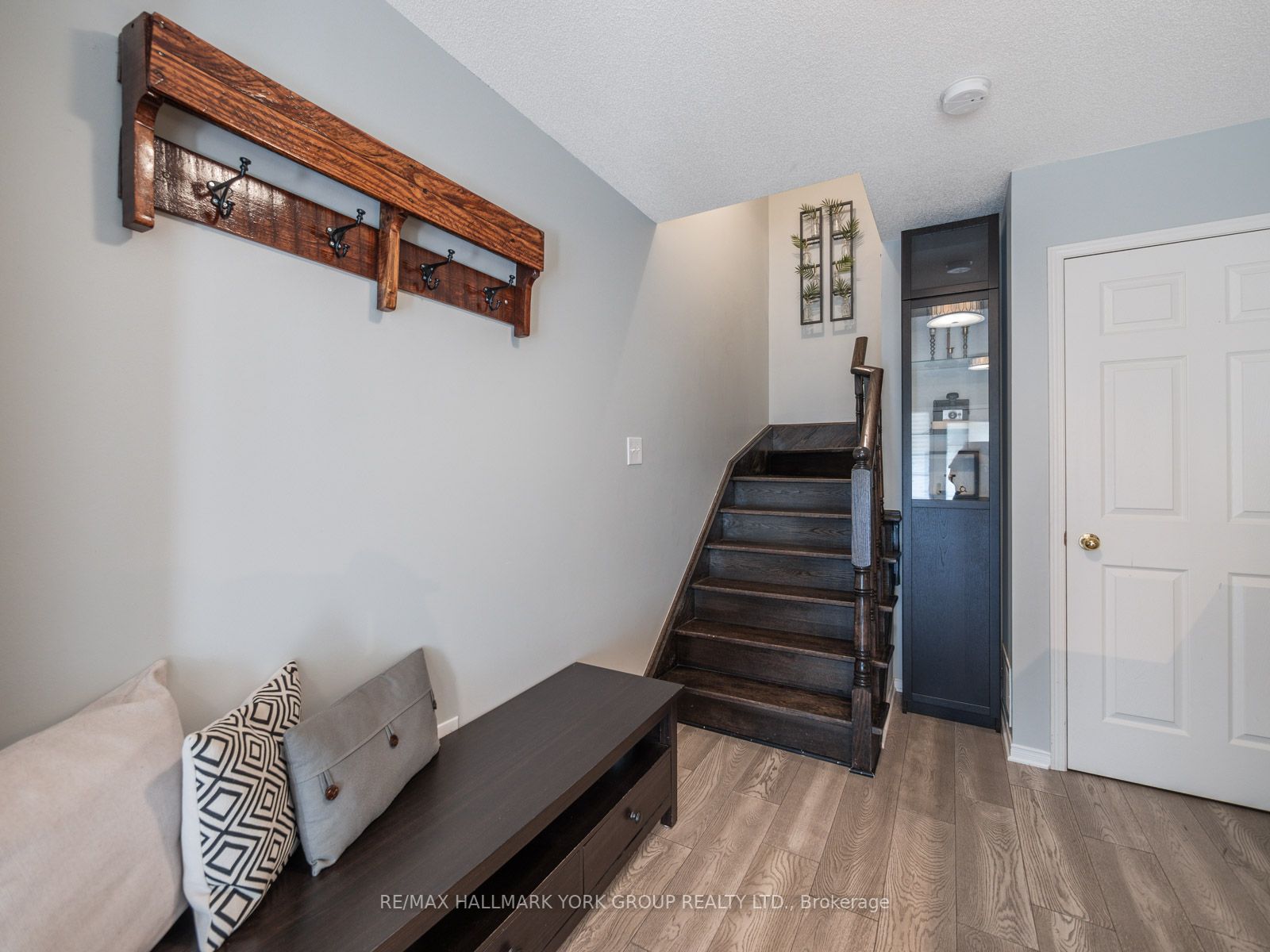 36 Linnell St
