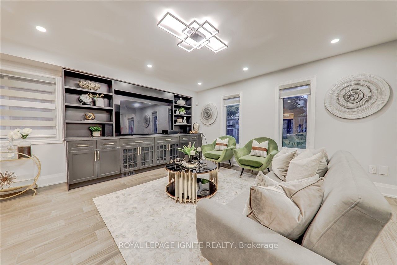 95 Baycliffe Drive