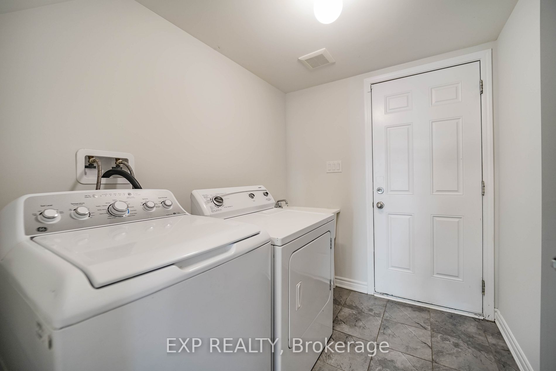 2432 Fall Harvest Cres
