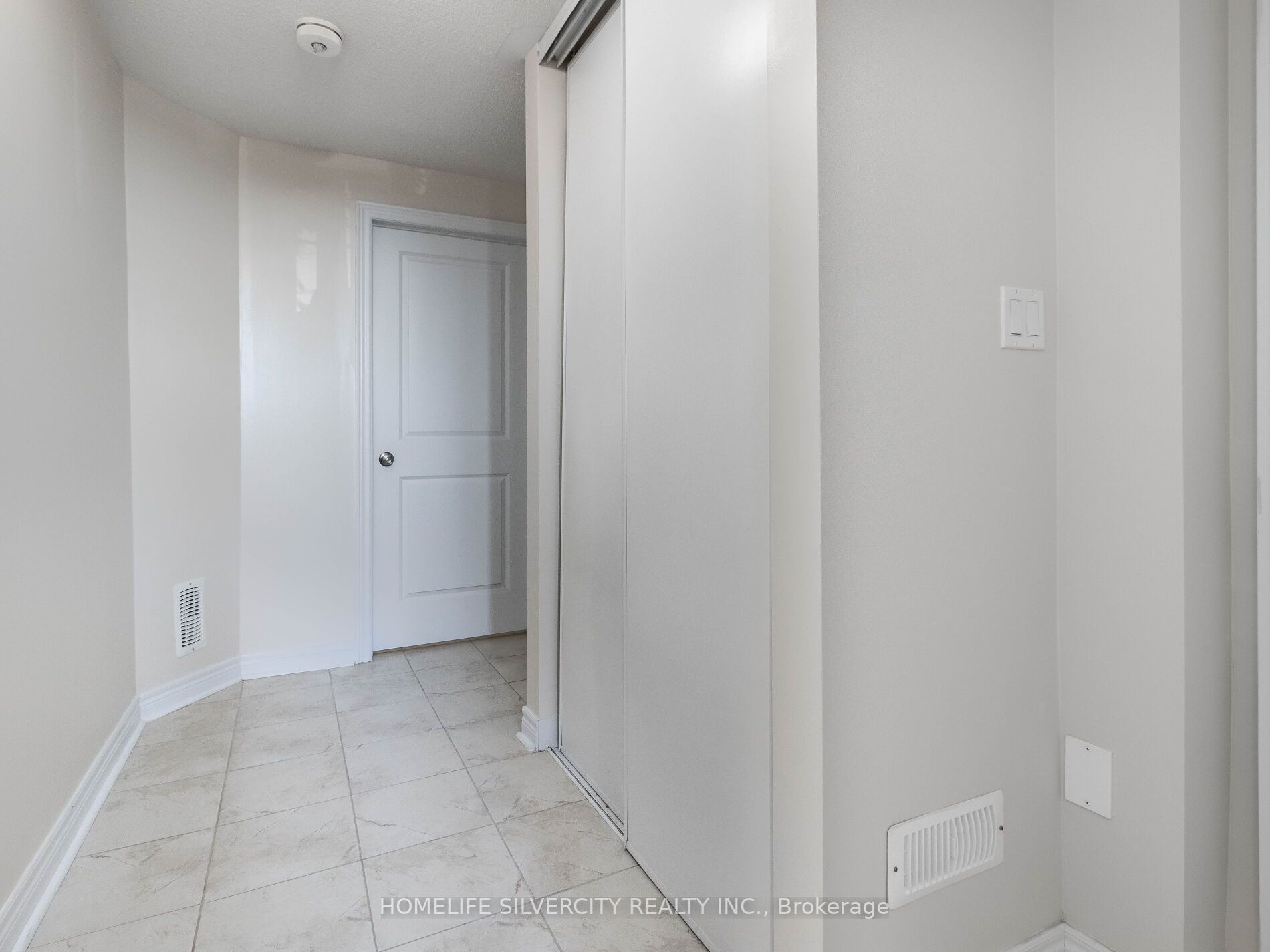 1183 Cactus Cres