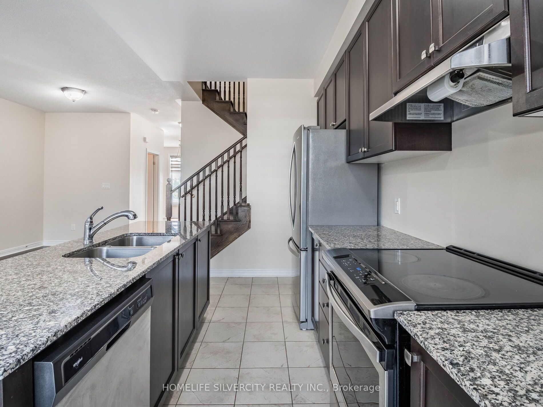 1183 Cactus Cres