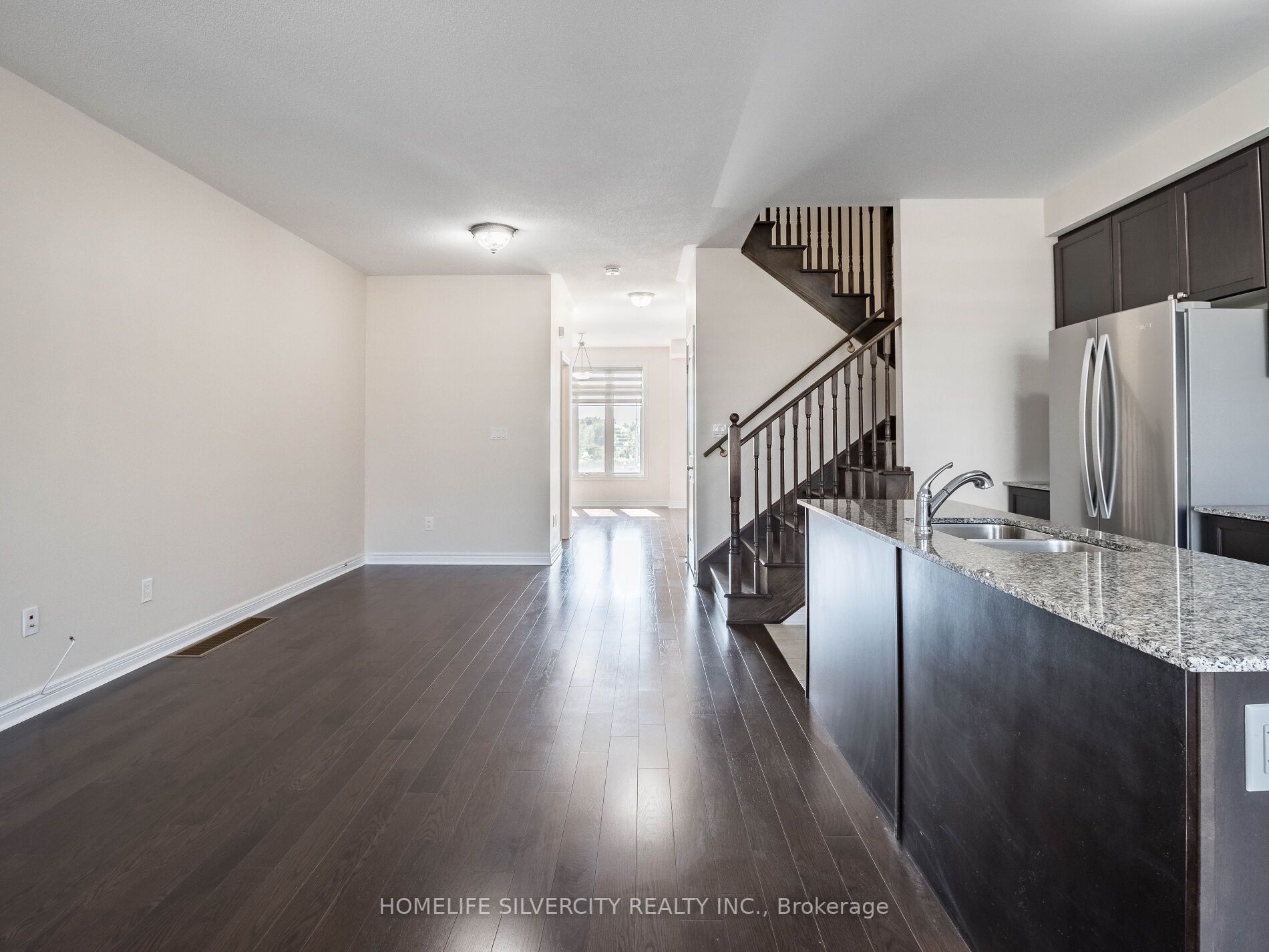 1183 Cactus Cres