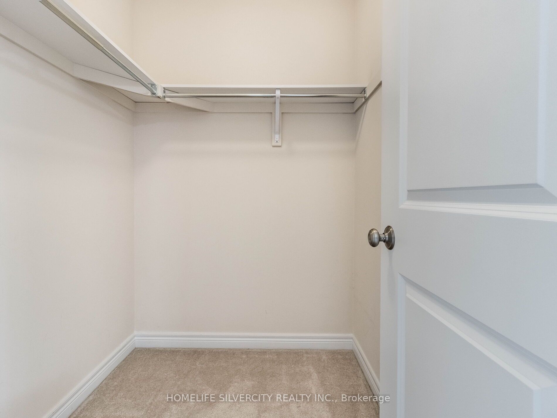 1183 Cactus Cres