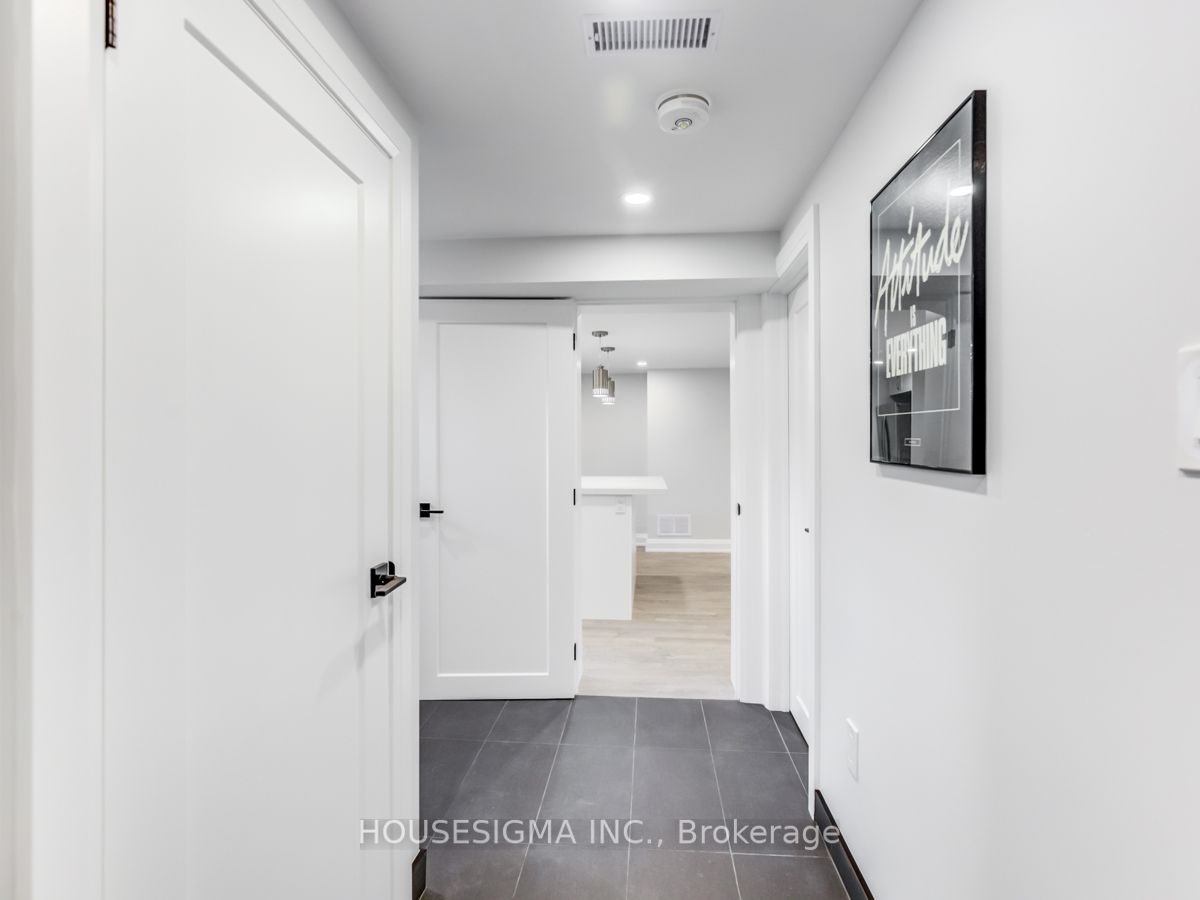 16 Boem Ave, #Lower