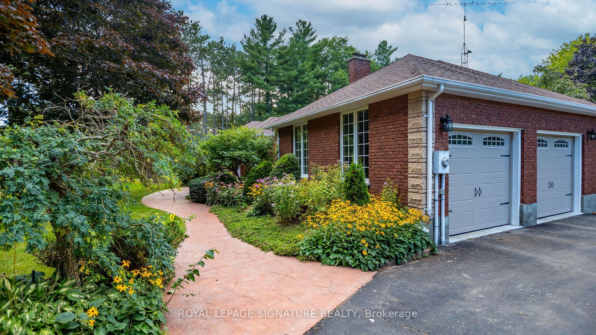 21 Sumac Rd