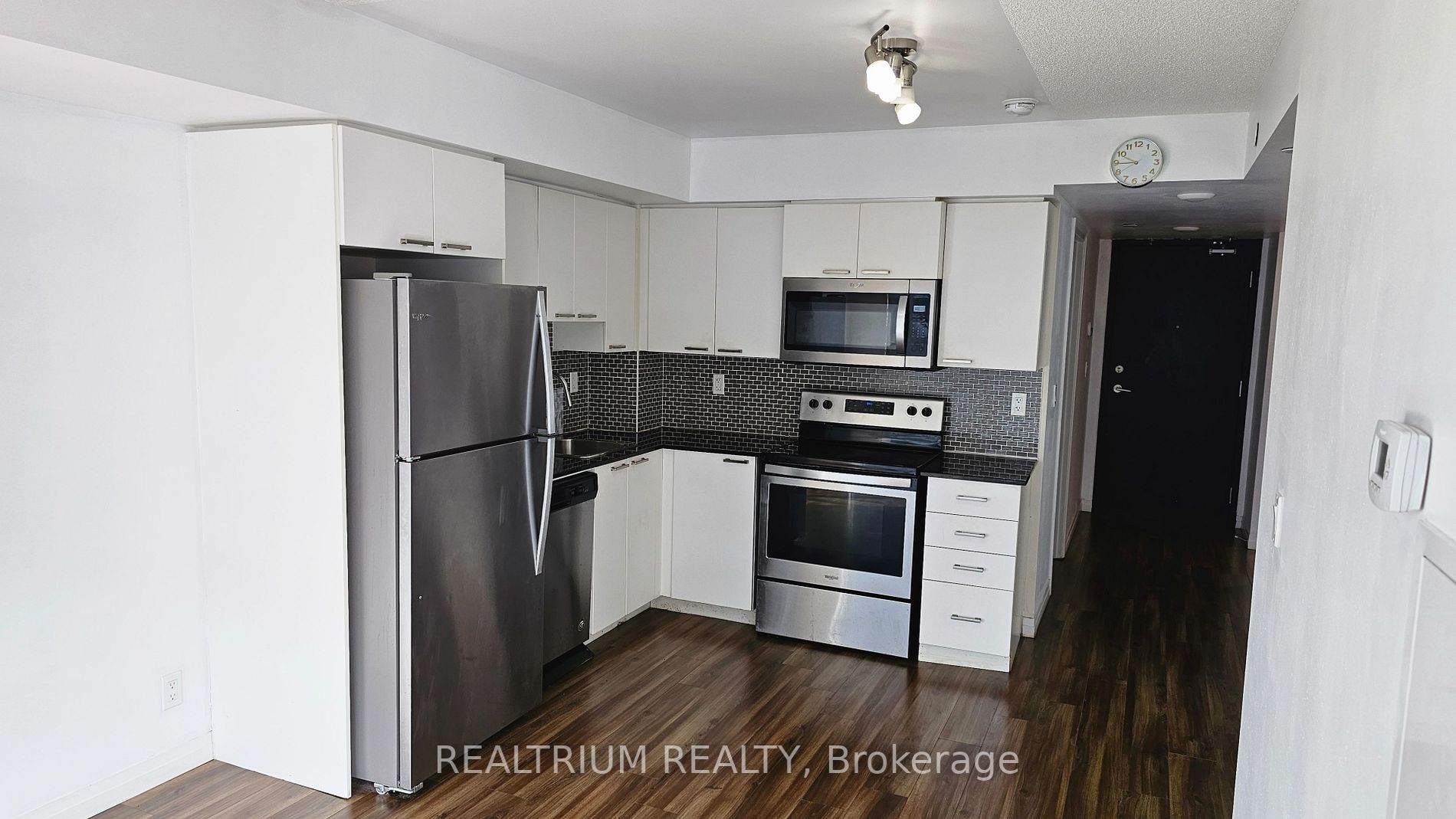 2152 Lawrence Ave E, #607